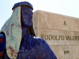 Monumento Rodolfo Valentino  RID (4)